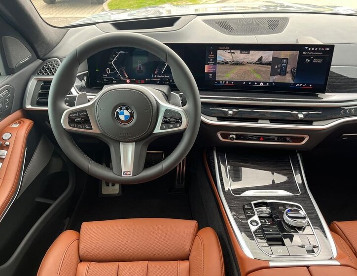 BMW X7 SUV / Terénní 3,0 l 250 kw