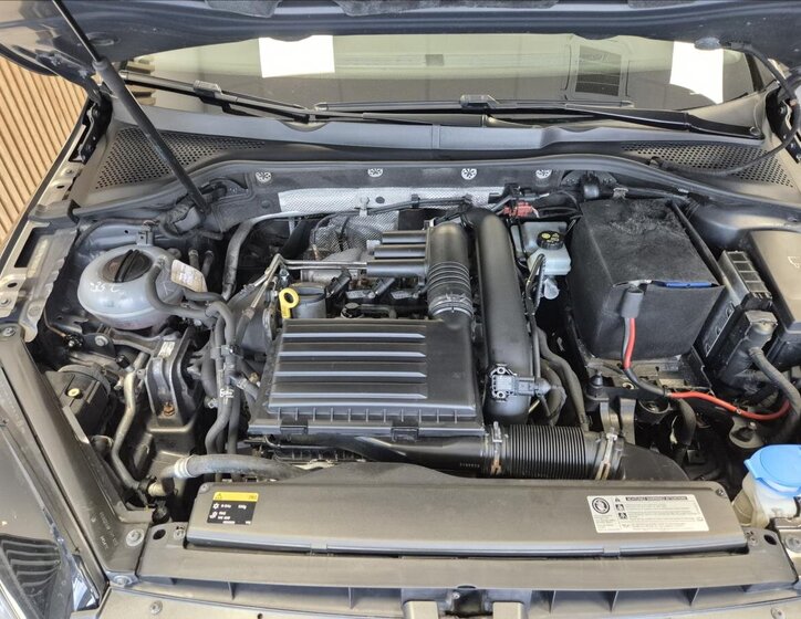 Volkswagen Golf Hatchback 1,2 l 81 kw