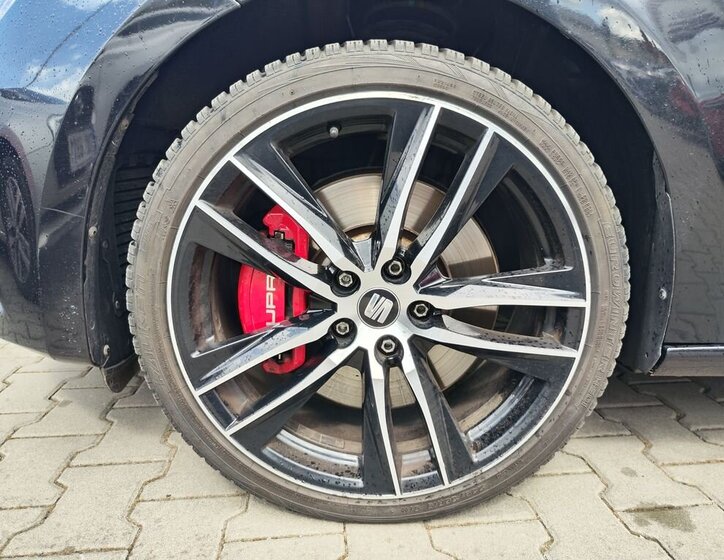 Seat Leon Hatchback 2,0 l 221 kw