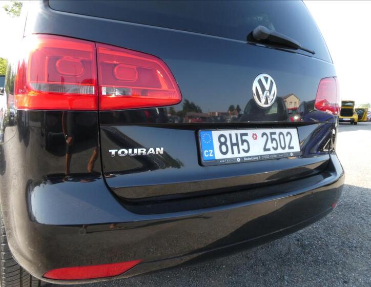 Volkswagen Touran 8