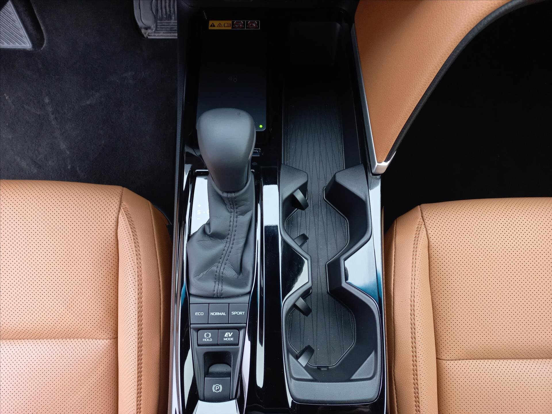 Toyota Camry Sedan 2,5 l 137 kw