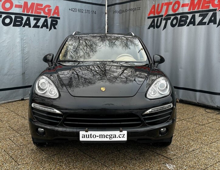 Porsche Cayenne Kombi 4,8 l 294 kw