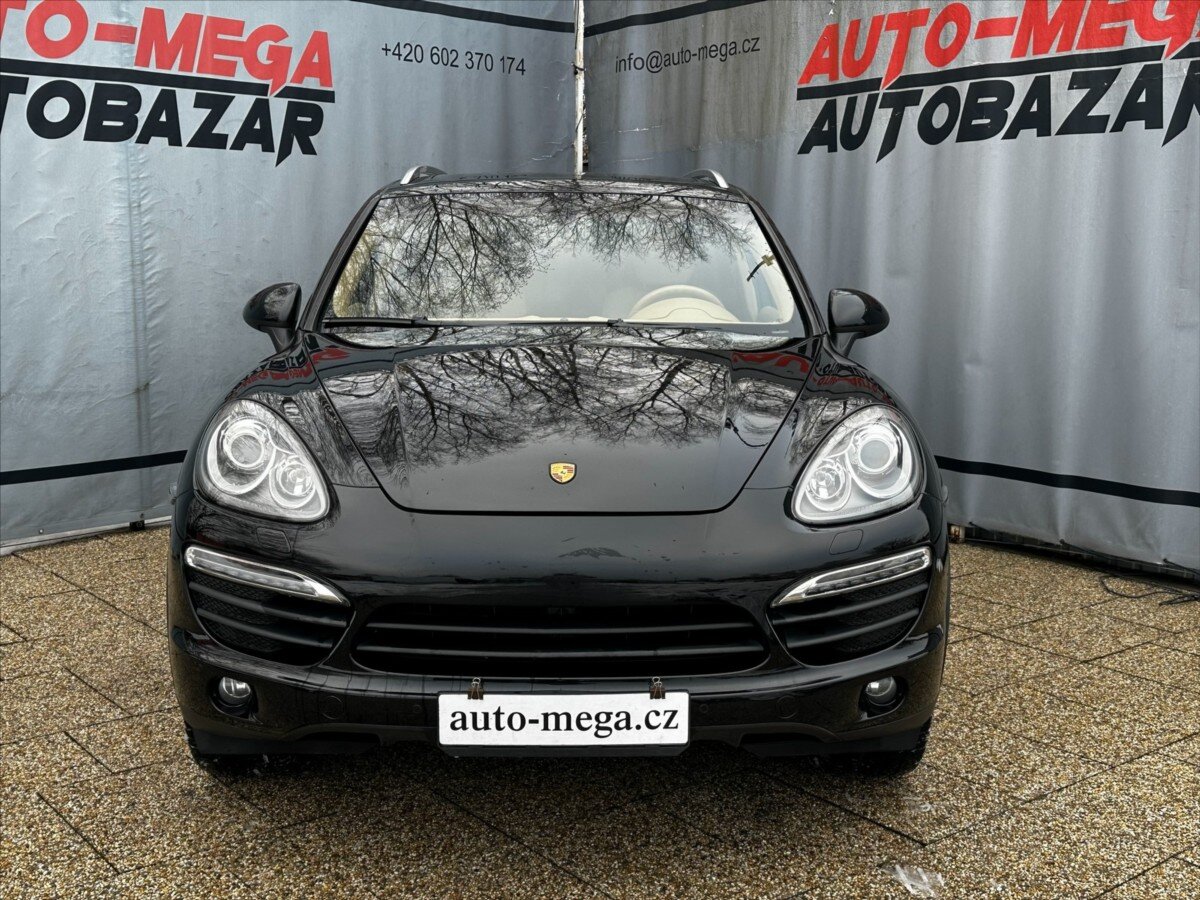 Porsche Cayenne Kombi 4,8 l 294 kw