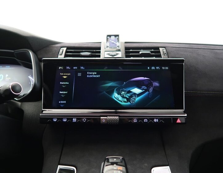 DS Automobiles DS7 Crossback SUV / Terénní 1,6 l 147 kw