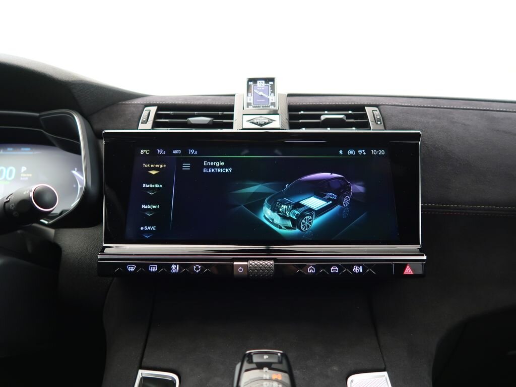 DS Automobiles DS7 Crossback SUV / Terénní 1,6 l 147 kw