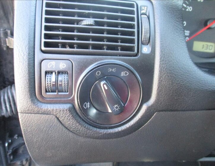 Volkswagen Golf Hatchback 1,6 l 77 kw