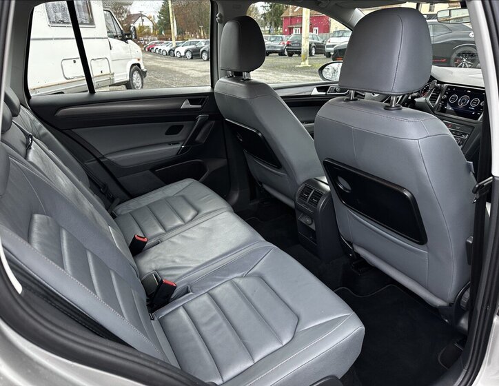 Volkswagen Golf Sportsvan Hatchback 1,5 l 110 kw