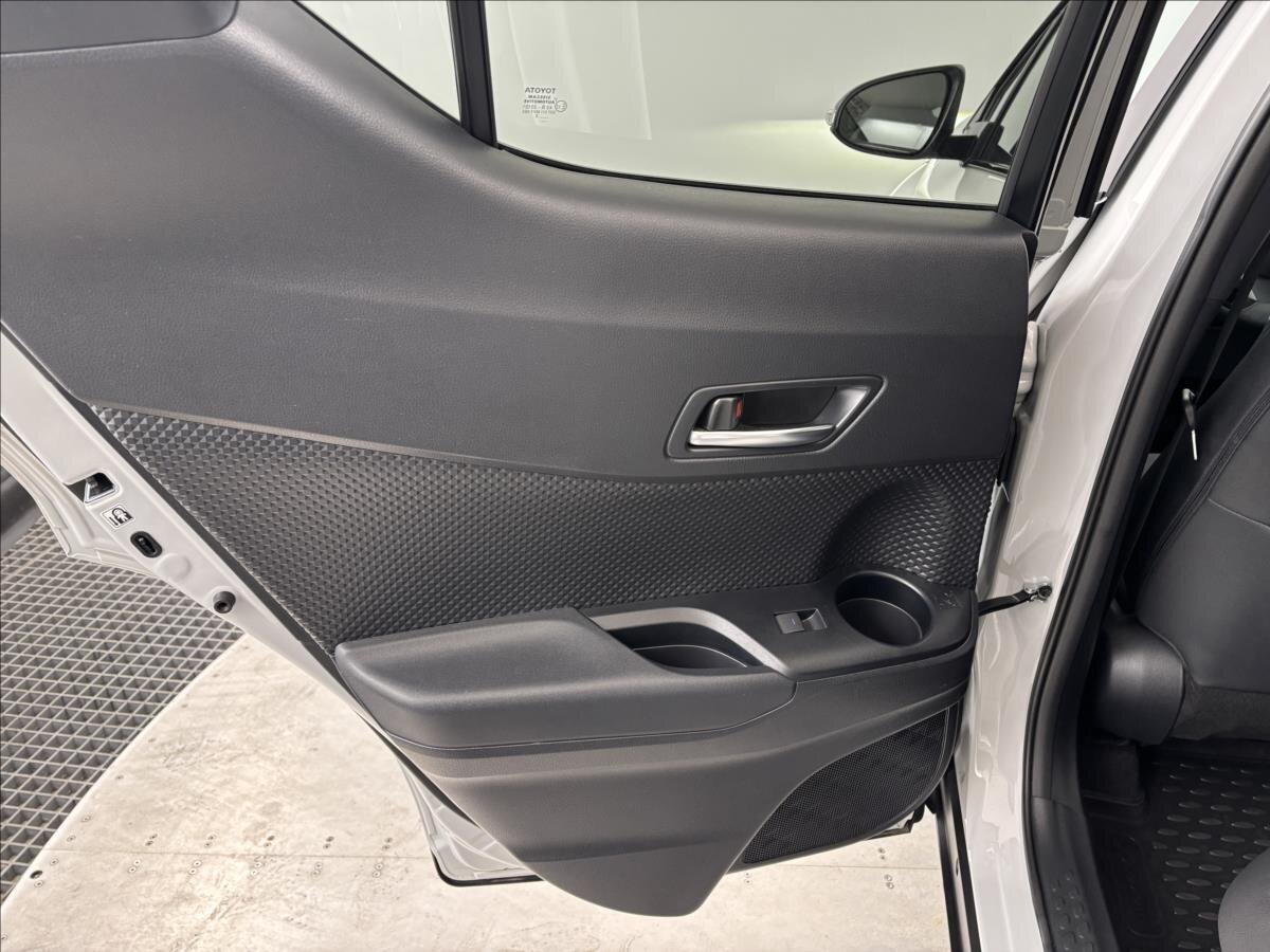 Toyota C-HR SUV / Terénní 2,0 l 135 kw