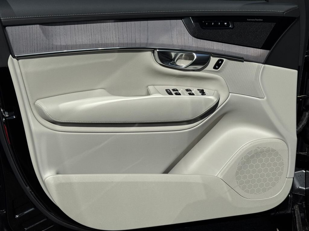 Volvo XC90 SUV / Terénní 2,0 l 335 kw