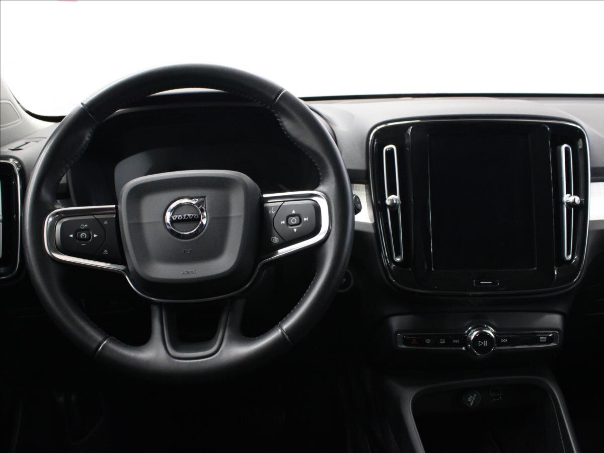 Volvo XC40 SUV / Terénní 2,0 l 182 kw