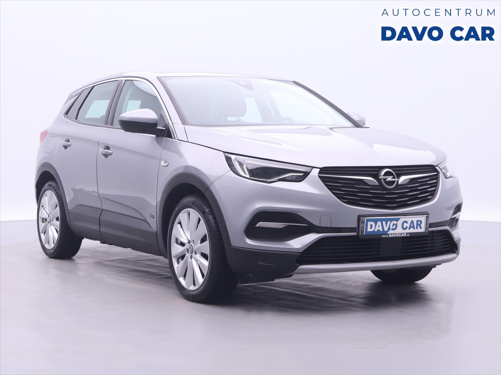 Opel Grandland X SUV 1,6 l 147 kw