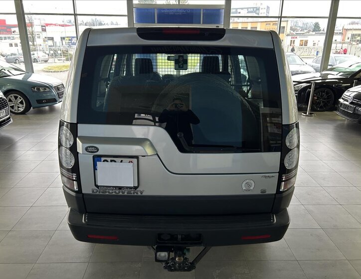 Land Rover Discovery 5