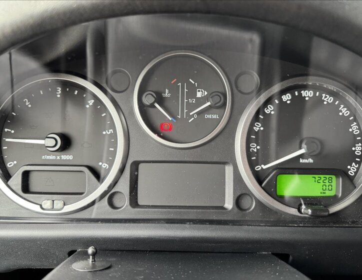 Land Rover Defender Skříň 2,2 l 90 kw