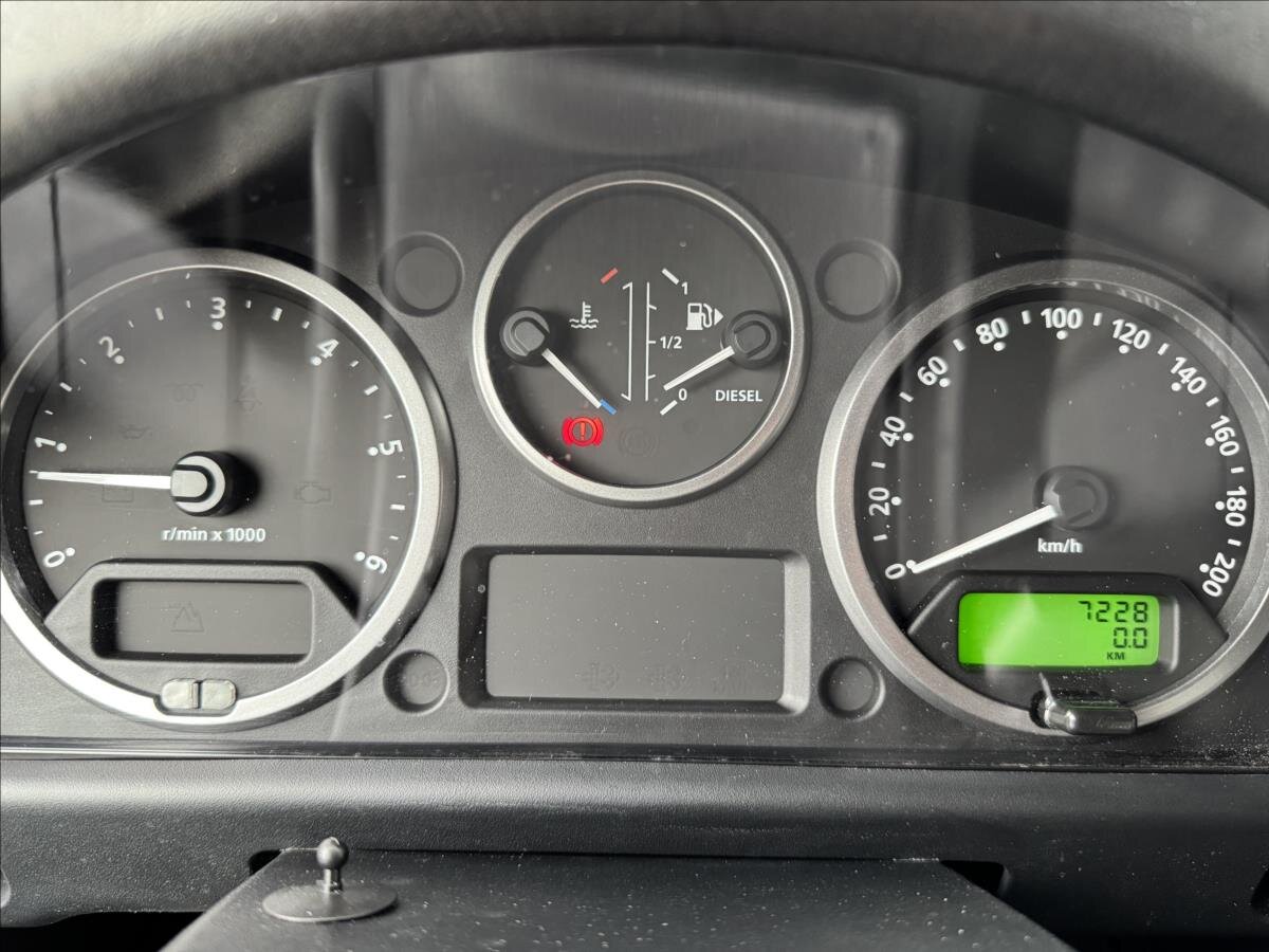 Land Rover Defender Skříň 2,2 l 90 kw