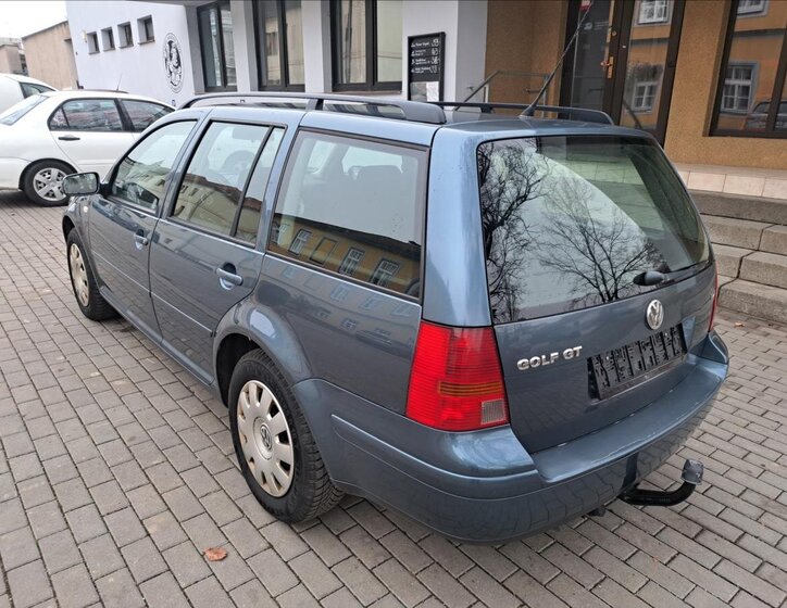 Volkswagen Golf 9
