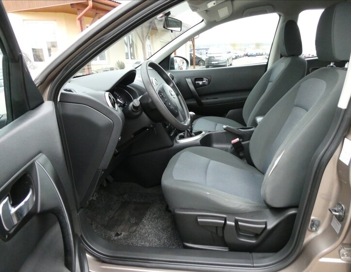 Nissan Qashqai SUV / Terénní 1,5 l 78 kw