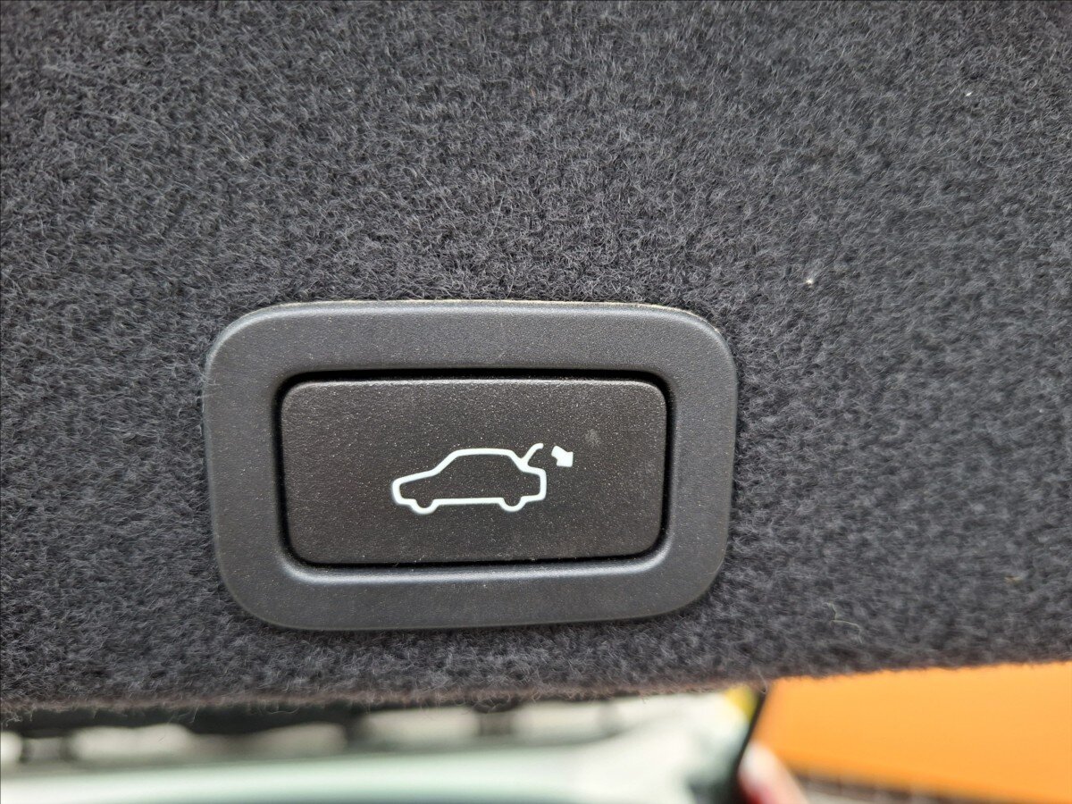 Volvo XC60 Kombi 2,4 l 162 kw