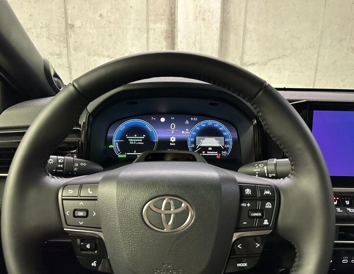 Toyota Camry Sedan / Limuzína 2,5 l 160 kw