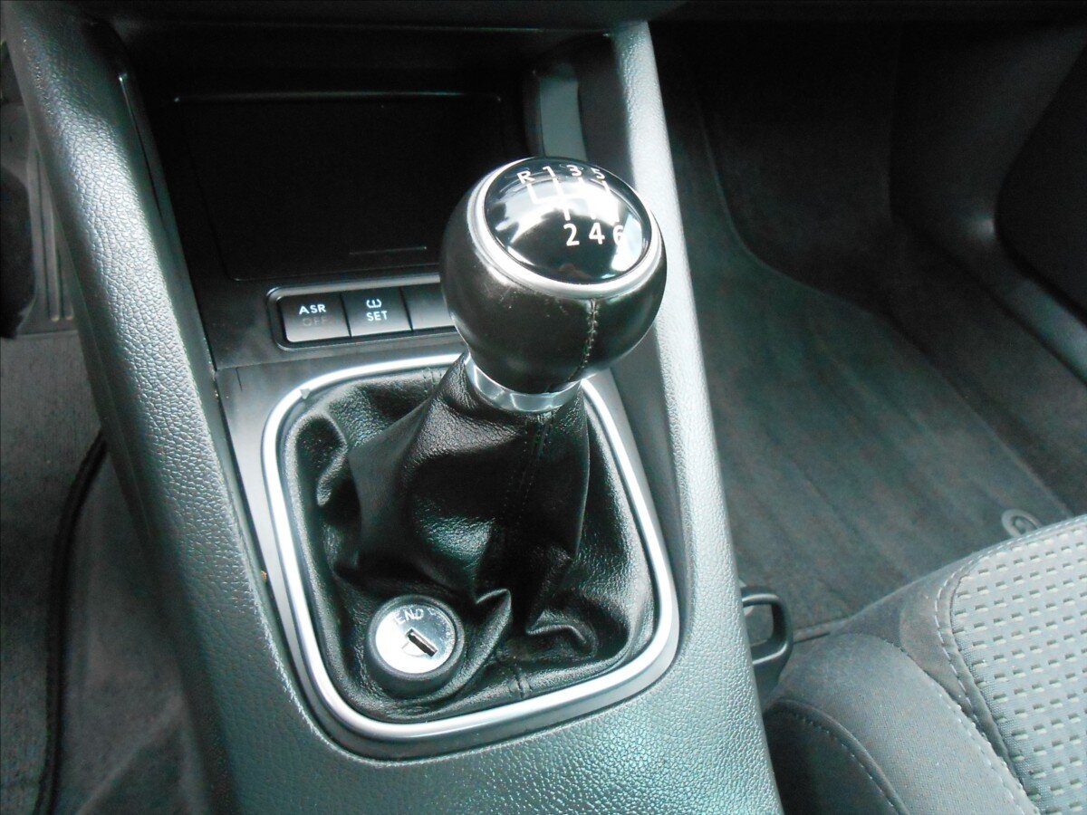 Volkswagen Jetta Sedan / Limuzína 2,0 l 125 kw