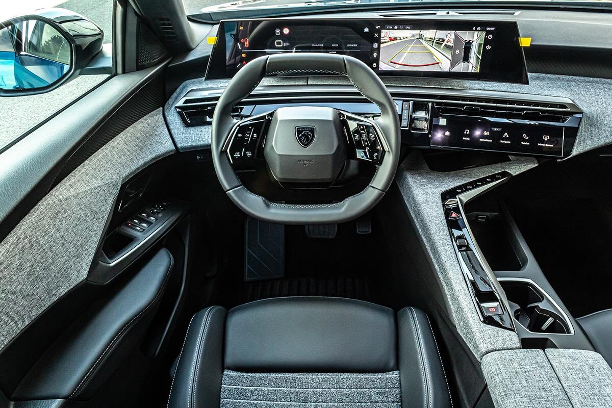 Peugeot 3008 SUV 1,2 l 107 kw