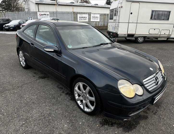 Mercedes-Benz Třídy C Kupé 2,0 l 120 kw