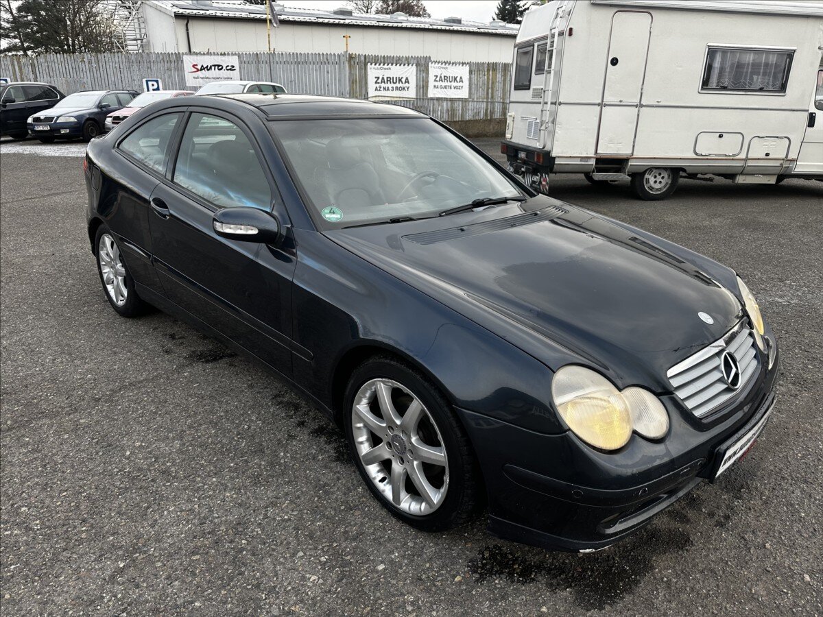 Mercedes-Benz Třídy C Kupé 2,0 l 120 kw