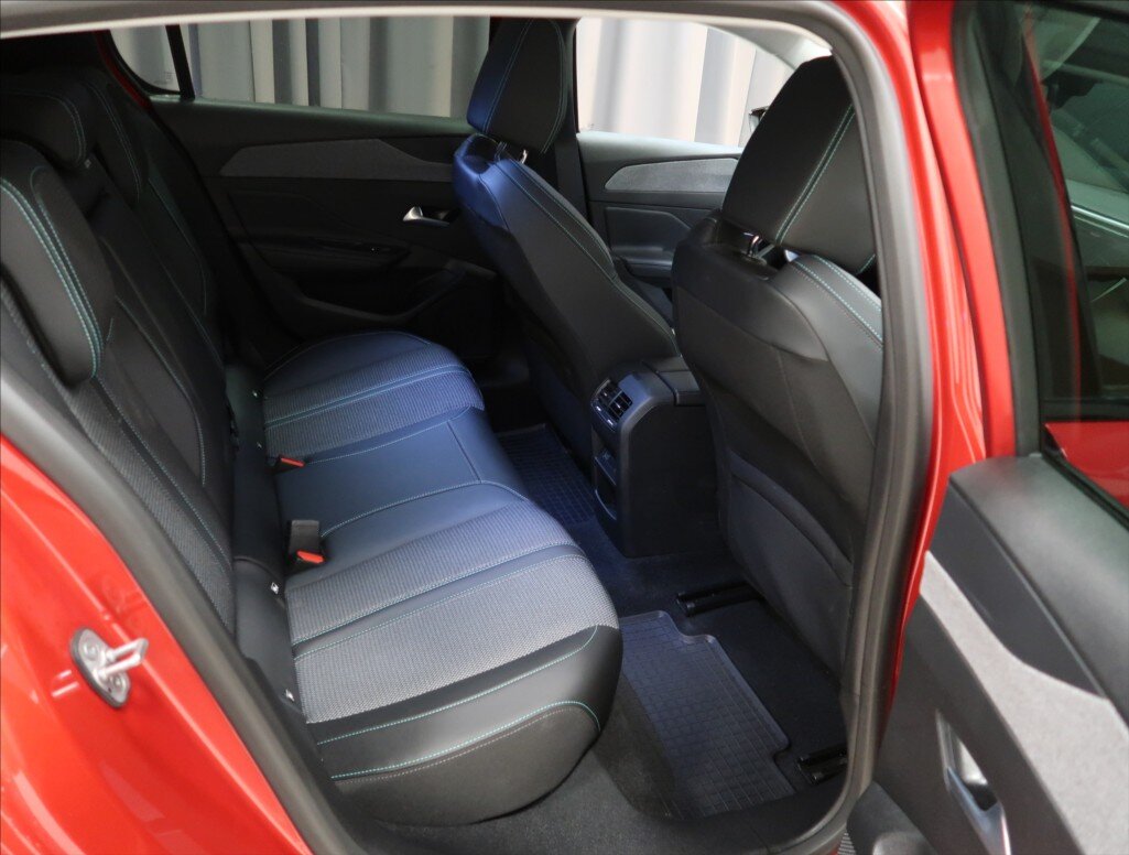 Peugeot 308 Hatchback 1,2 l 96 kw