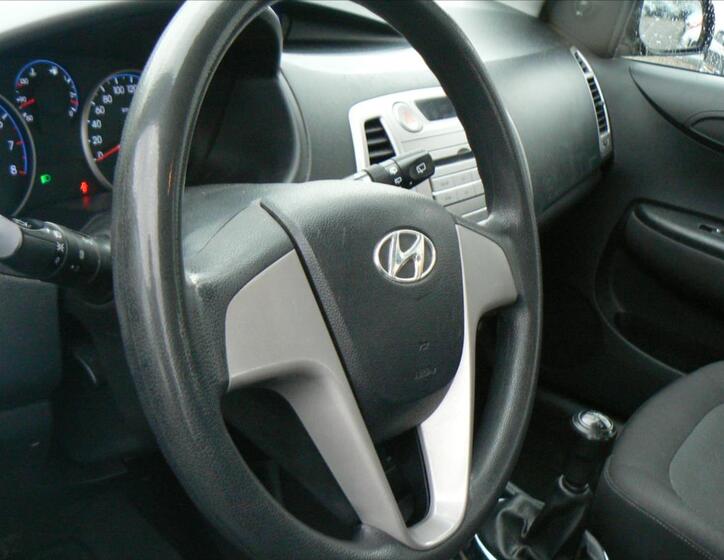 Hyundai i20 10