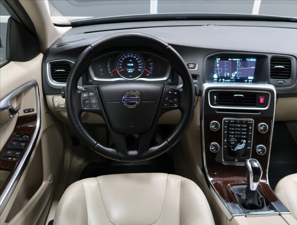 Volvo S60 Sedan / Limuzína 2,0 l 140 kw