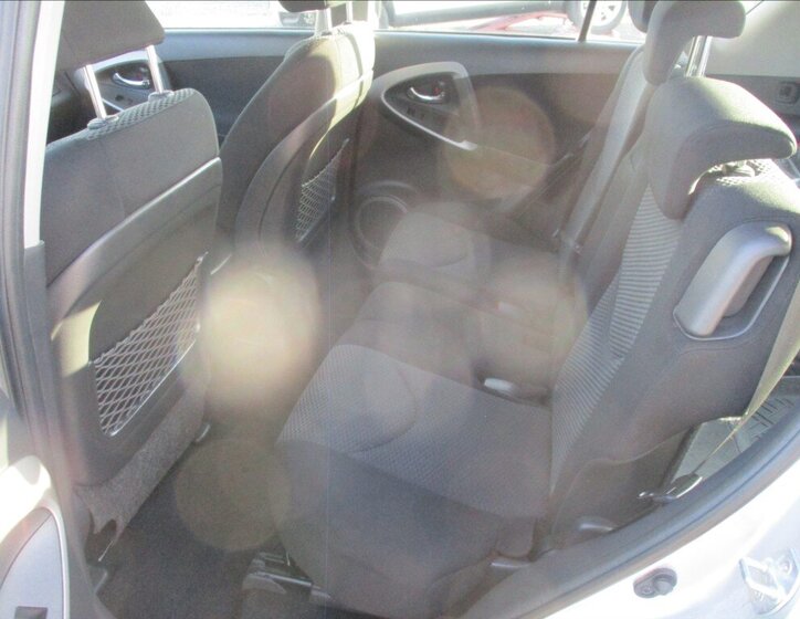 Toyota RAV4 SUV / Terénní 2,2 l 100 kw