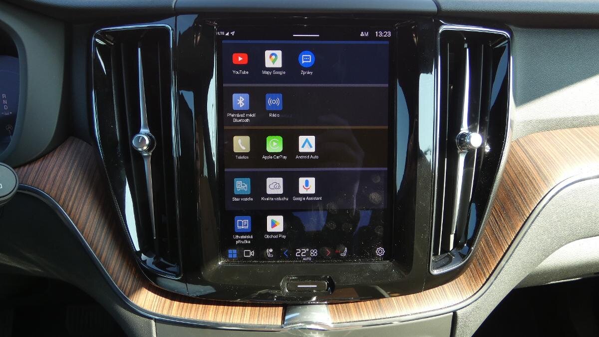 Volvo XC60 SUV / Terénní 2,0 l 145 kw