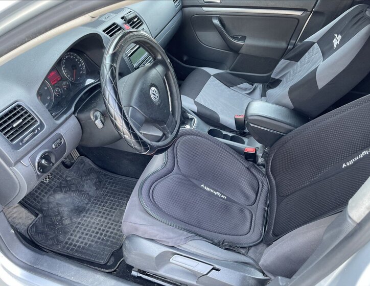 Volkswagen Jetta Sedan / Limuzína 1,9 l 77 kw