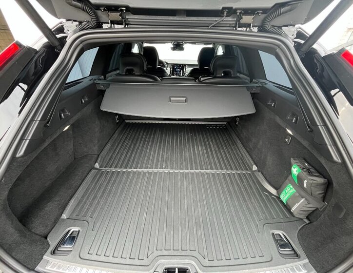 Volvo V90 24