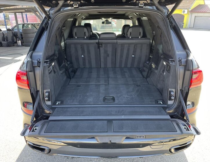 BMW X7 SUV / Terénní 3,0 l 195 kw