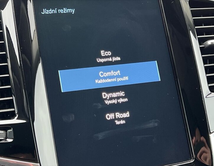 Volvo XC90 SUV / Terénní 2,0 l 173 kw