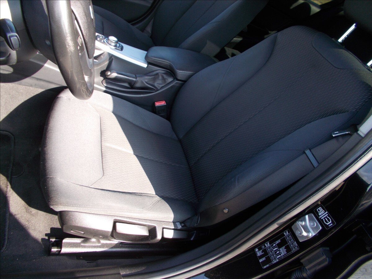 BMW Řada 3 Sedan / Limuzína 2,0 l 135 kw