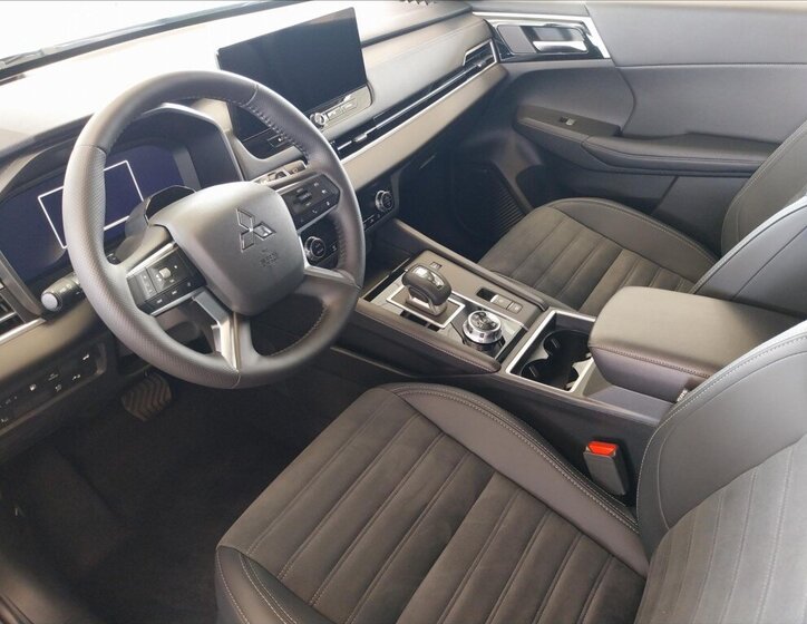 Mitsubishi Outlander 5