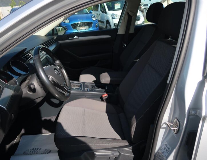 Volkswagen Passat Kombi 2,0 l 110 kw