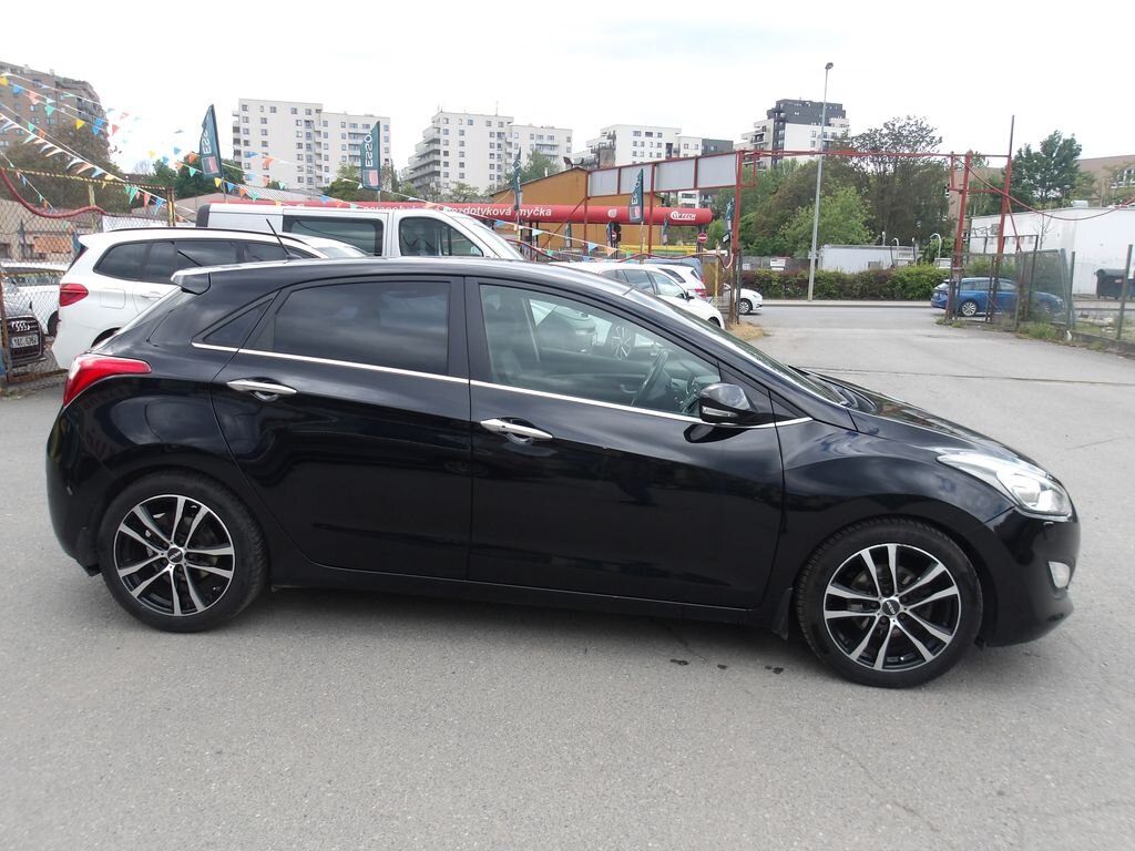 Hyundai i30 Hatchback 1,6 l 81 kw