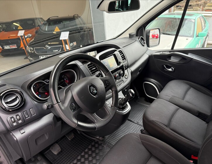 Renault Trafic 10