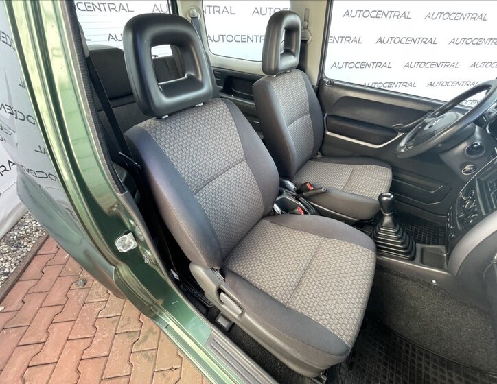 Suzuki Jimny SUV / Terénní 1,3 l 63 kw