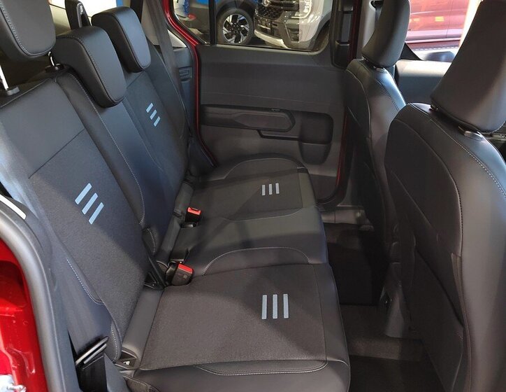 Ford Tourneo Courier MPV 998,0 92 kw