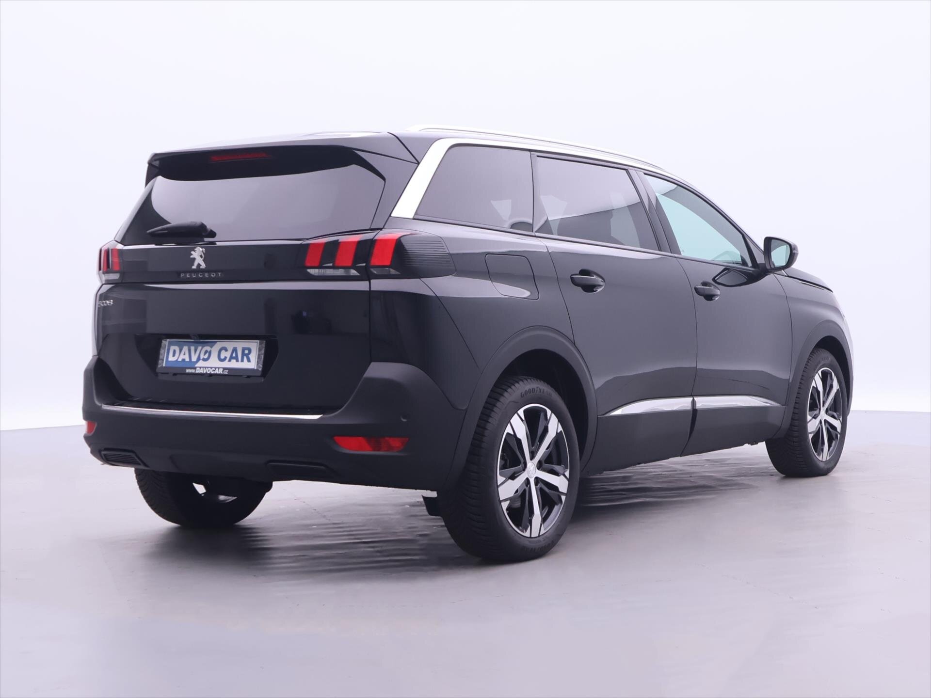 Peugeot 5008 SUV 1,2 l 96 kw