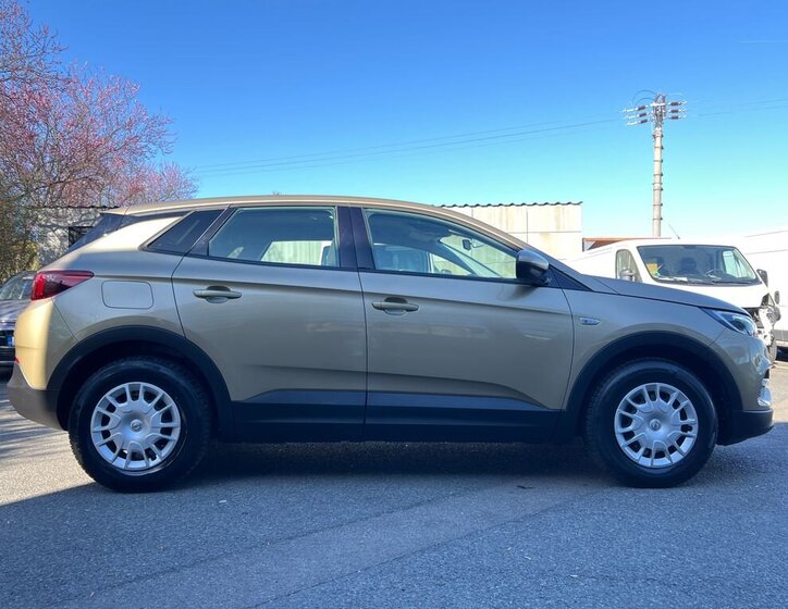 Opel Grandland X Hatchback 1,2 l 96 kw