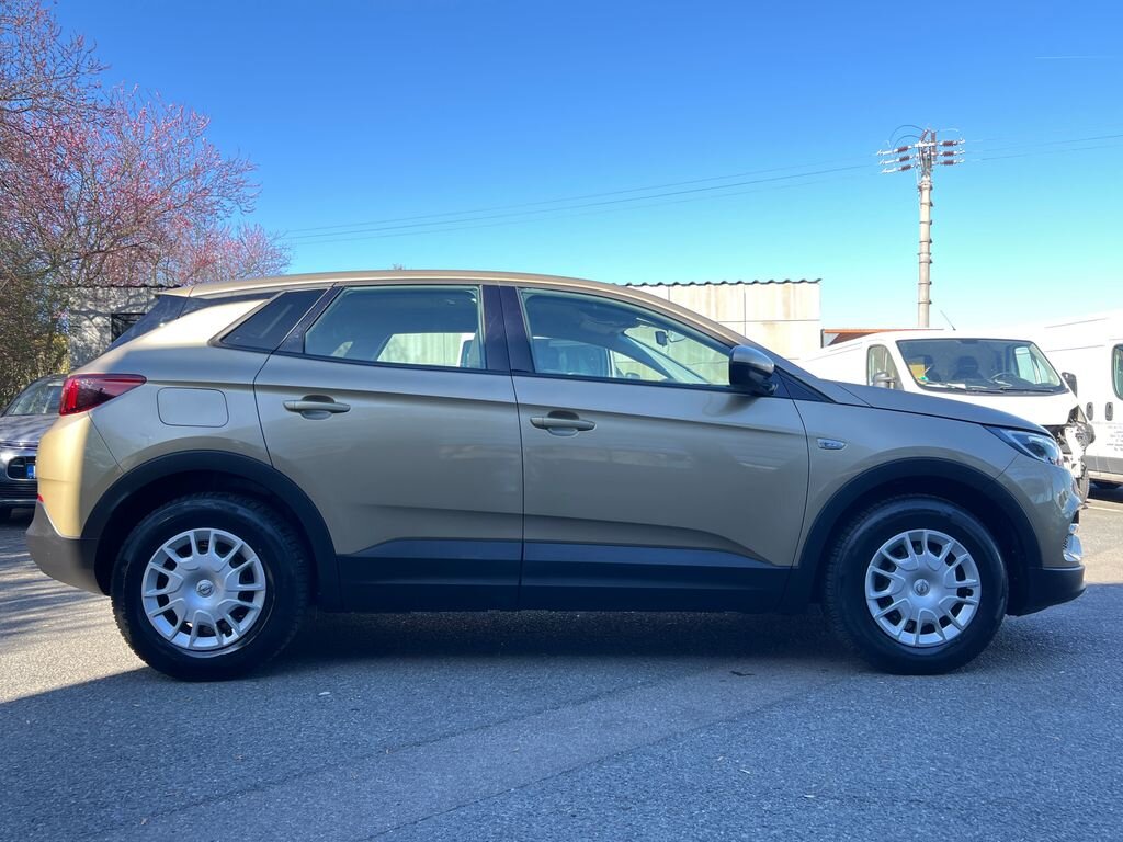 Opel Grandland X Hatchback 1,2 l 96 kw