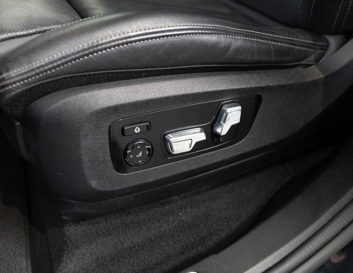 BMW X5 SUV / Terénní 4,4 l 390 kw