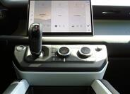 Land Rover Defender 16