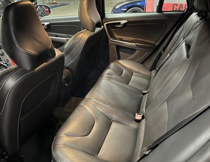 Volvo V60 Kombi 2,4 l 140 kw