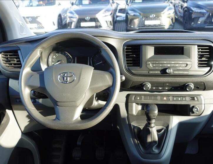 Toyota ProAce Verso 8
