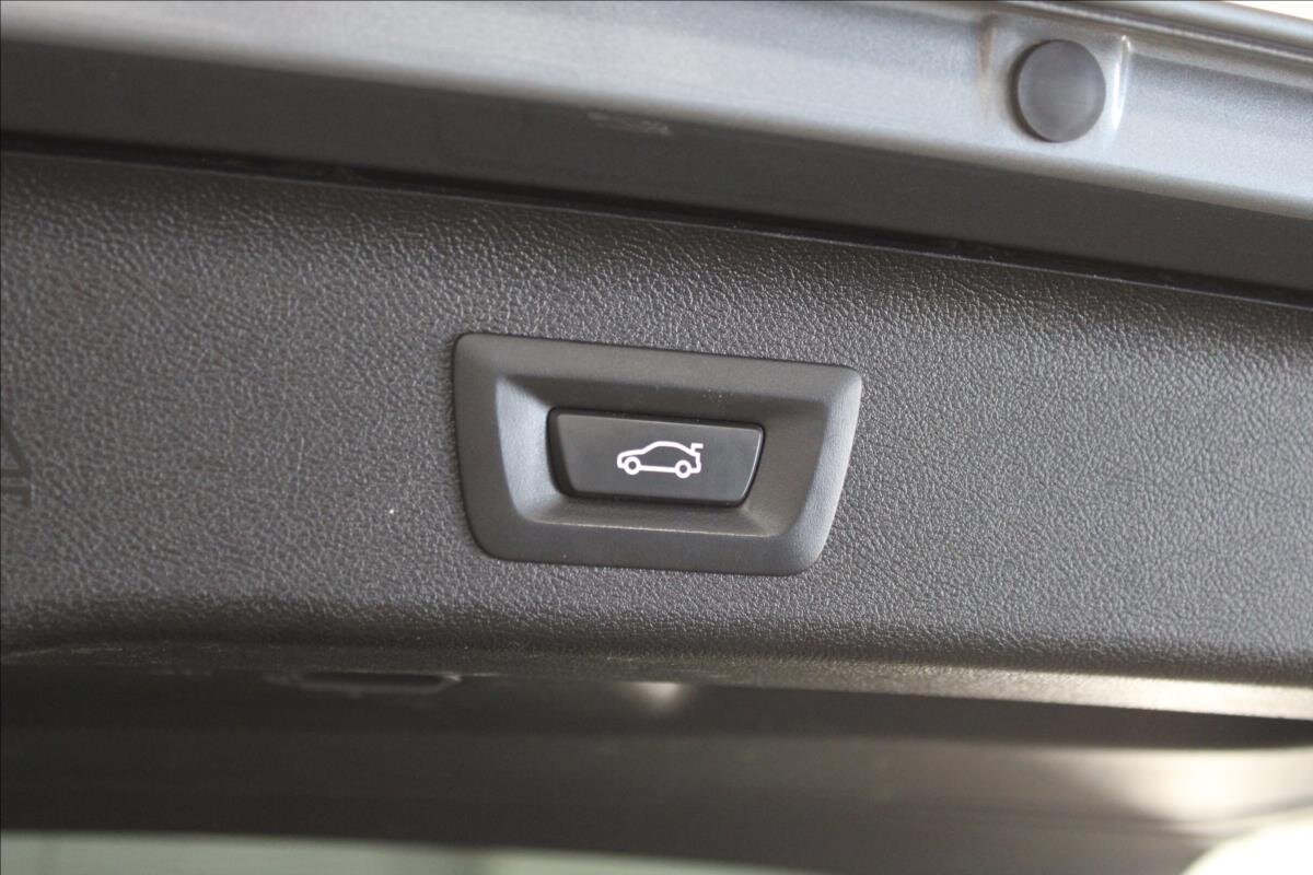 BMW Řada 5 Kombi 2,0 l 140 kw